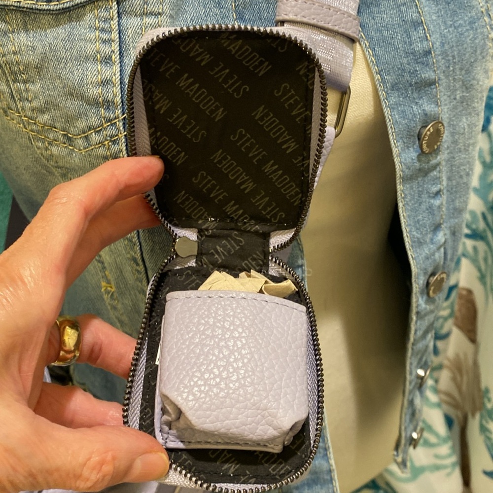 Steve Madden Crossbody Satchel AirPods Pouch and Chain Charm Violet NWT - Picture 5 of 5